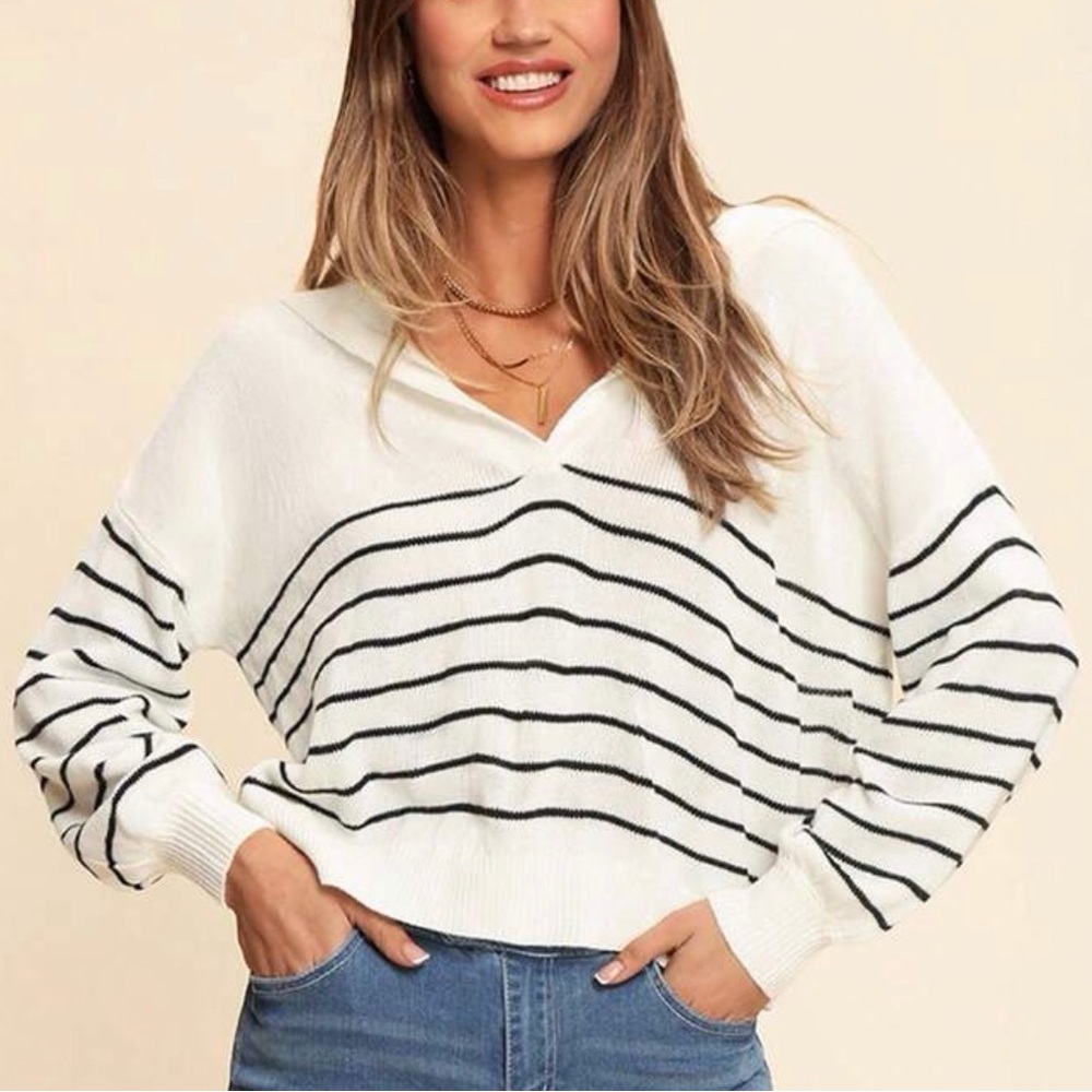 Women's White and Black Striped Sweater
